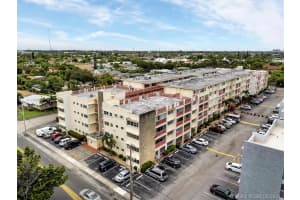 215 SE 3rd Ave #302d, Hallandale Beach, FL 33009, Sold 08/18/21