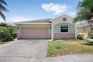 317 W Riverbend Dr, Sunrise, FL 33326, Sold 06/07/21