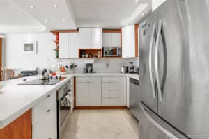 401 Ocean Dr, Miami Beach, FL 33139, Sold 10/01/21