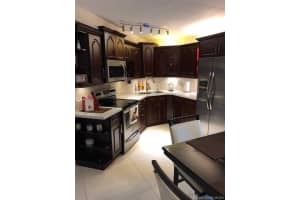 9411 Fontainebleau Blvd, Miami, FL 33172, Sold 05/14/21