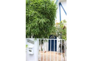 6741 SW 41st Dr, Davie, FL 33314, Sold 09/10/21