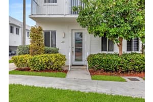 2621 NE 212th Terrace, Miami, FL 33180, Sold 12/14/21
