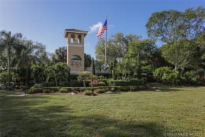 250 Palm Cir W, Pembroke Pines, FL 33025, Sold 06/09/21