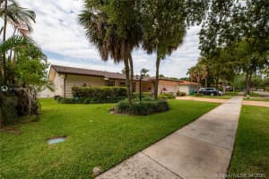 7410 Loch ness Dr, Miami Lakes, FL 33014, Sold 07/07/21