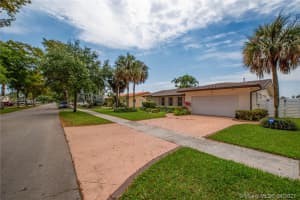 7410 Loch ness Dr, Miami Lakes, FL 33014, Sold 07/07/21