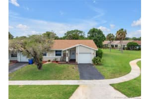 370 Lakewood Cir E, Margate, FL 33063, Sold 06/08/21