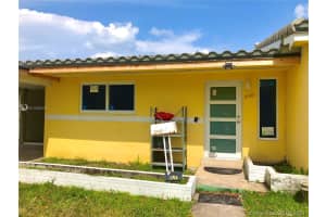21301 NE 24th Ct, Miami, FL 33180, Sold 05/14/21