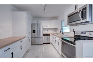 17030 NW 85th Ct, Hialeah, FL 33015, Sold 06/25/21