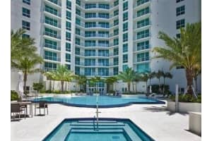 300 S Biscayne Blvd, Miami, FL 33131, Sold 06/13/22