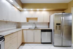 20200 W Country Club Dr, Aventura, FL 33180, Sold 04/04/22