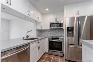 7513 SW 109th Ct, Miami, FL 33173, Sold 06/14/21