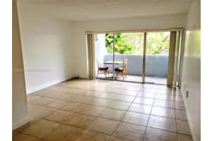 9365 Fontainebleau Blvd APT E228, Miami, FL 33172, Sold 04/28/22