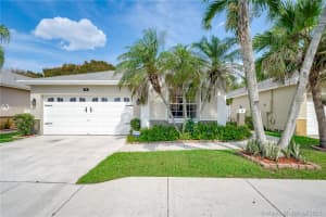 174 E Riverbend Dr, Sunrise, FL 33326, Sold 06/29/21