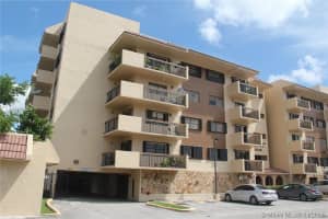 5249 NW 7th St, Miami, FL 33126, Sold 06/03/21