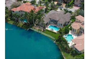 422 Sweet Bay Ave, Plantation, FL 33324, Sold 06/30/21
