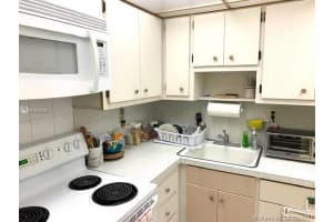 2899 Collins Ave, Miami Beach, FL 33140, Sold 08/24/22