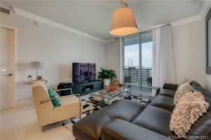 185 SW 7th St 12th floor, Miami, FL 33130, Sold 09/08/21