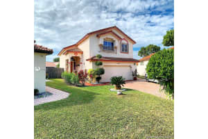 476 Lakeside Cir, Sunrise, FL 33326, Sold 08/10/21