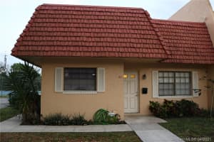 20 Canterbury Ln, Tamarac, FL 33319, Sold 06/10/21