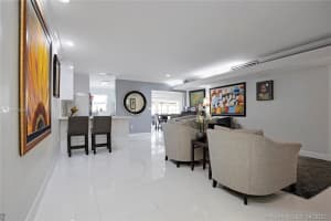 15404 Sharpecroft Dr, Hialeah, FL 33014, Sold 06/02/21