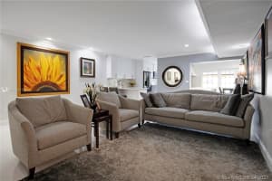 15404 Sharpecroft Dr, Hialeah, FL 33014, Sold 06/02/21