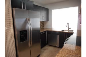 9499 Palm Cir N, Pembroke Pines, FL 33025, Sold 09/09/21