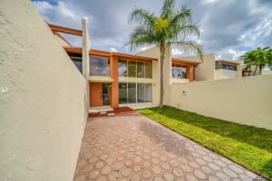 10453 SW 80th St, Miami, FL 33173, Sold 07/02/21
