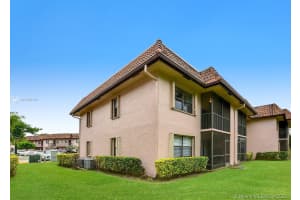 10405 NW 11th St, Pembroke Pines, FL 33026, Sold 06/01/21