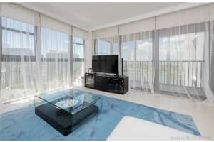3701 N Country Club Dr, Aventura, FL 33180, Sold 08/31/21