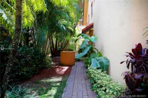 21396 Marina Cove Cir, Miami, FL 33180, Sold 09/22/21