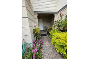 1994 Nassau Dr, West Palm Beach, FL 33404, Sold 09/10/21