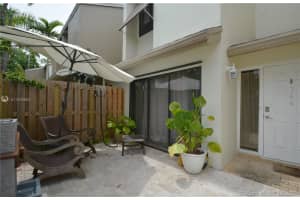344 City View Dr, Fort Lauderdale, FL 33311, Sold 06/11/21