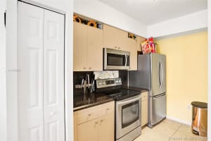 2556 Centergate Dr, Miramar, FL 33025, Sold 07/09/21