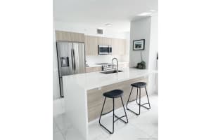 1155 Brickell Bay Dr, Miami, FL 33131, Sold 06/25/21