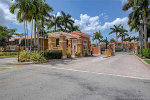 625 SW 107th Ave, Pembroke Pines, FL 33025, Sold 06/15/21