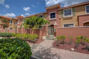625 SW 107th Ave, Pembroke Pines, FL 33025, Sold 06/15/21