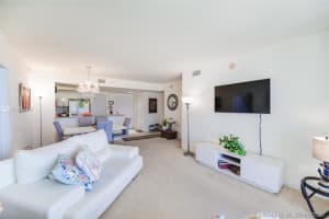 19501 W Country Club Dr, Aventura, FL 33180, Sold 02/03/22