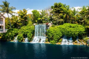 8860 SW 67th Ct, Pinecrest, FL 33156, Sold 07/09/21