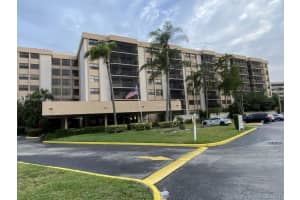 900 NE 195th St, Miami, FL 33179, Sold 11/30/21