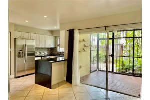 6524 Kendale Lakes Dr, Miami, FL 33183, Sold 08/03/21