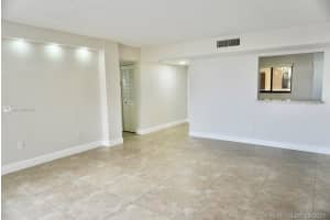 8635 NW 8th St, Miami, FL 33126, Sold 09/03/21