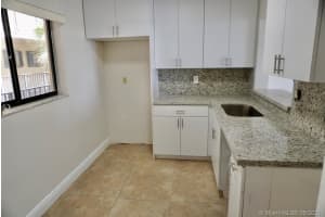 8635 NW 8th St, Miami, FL 33126, Sold 09/03/21