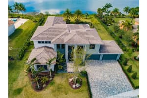 3099 Lake Ridge Ln, Weston, FL 33332, Sold 09/17/21