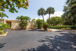 6951 Crown Gate Pl, Miami Lakes, FL 33014, Sold 06/11/21