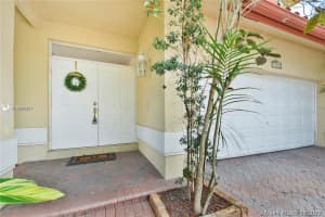 10580 NW 57th St, Doral, FL 33178, Sold 08/17/21