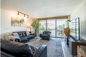 9500 W Bay Harbor Dr #2g, Bay Harbor Islands, FL 33154, Sold 07/15/21