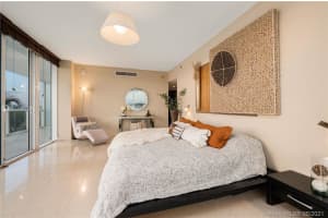 450 Alton Rd, Miami Beach, FL 33139, Sold 02/17/22