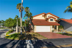 18845 NW 82nd Ct, Hialeah, FL 33015, Sold 06/30/21