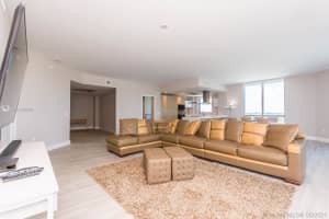 17111 Biscayne Blvd, North Miami Beach, FL 33160, Sold 06/01/22