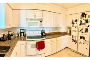 1155 Brickell Bay Dr, Miami, FL 33131, Sold 02/11/22